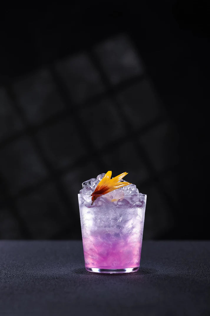Verre Brise d’Opale en cristal, reflets opalescents et changeants, accessoire raffiné pour cocktails