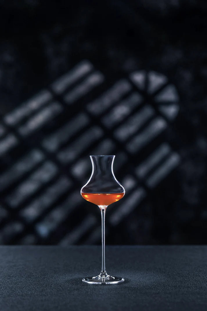 Flûte Cristal Élégance, design chic et longiligne, parfaite pour savourer champagnes et mousseux