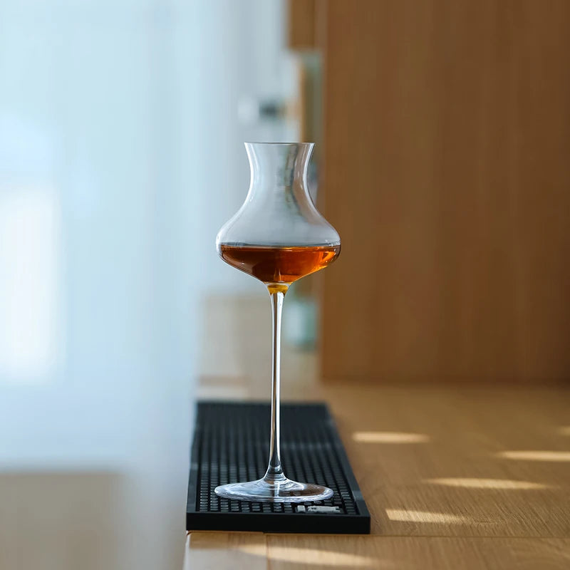 Flûte en cristal Élégance, fine et élancée, idéale pour des toasts et célébrations mémorables

