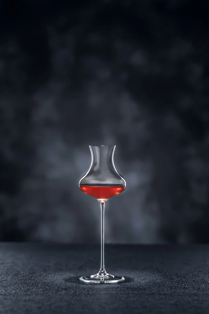 Flûte Élégance en cristal fin, idéale pour des moments de célébration et des bulles de champagne