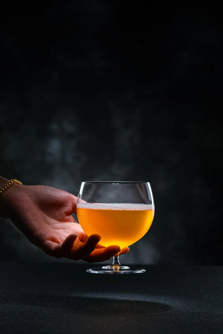 Verre cristal Lueur Arctique, accessoire chic pour cocktails frais et rafraîchissants