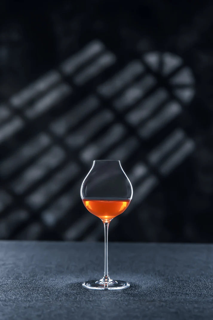 Verre Murmure Océanique en cristal, inspiration marine, idéal pour cocktails frais et toniques

