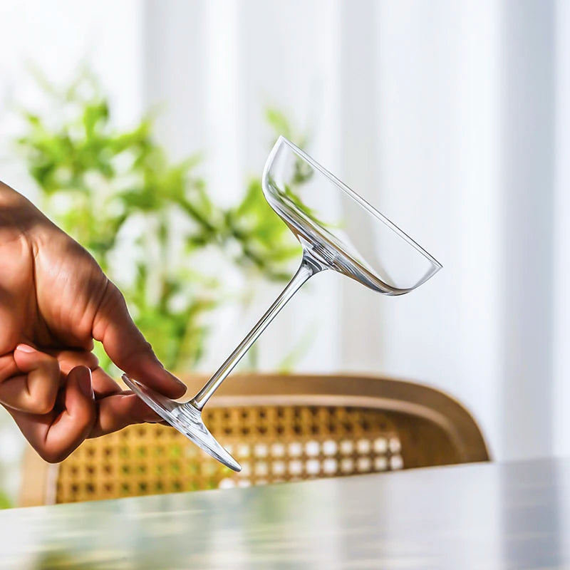 Verre Murmure de Diamant, cristal chic et lumineux, parfait pour apéritifs élégants