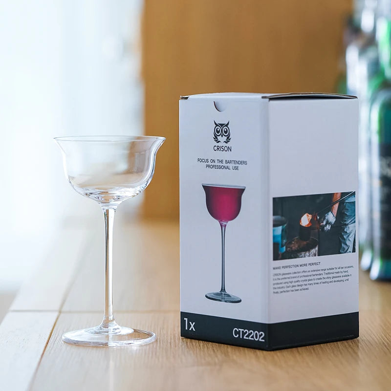 Verre Nuit des Roses en cristal, inspiré des fleurs délicates, accessoire parfait pour soirées romantiques

