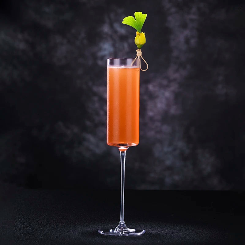 Verre en cristal Bulles Dorées, reflets dorés subtils, parfait pour savourer champagne ou prosecco

