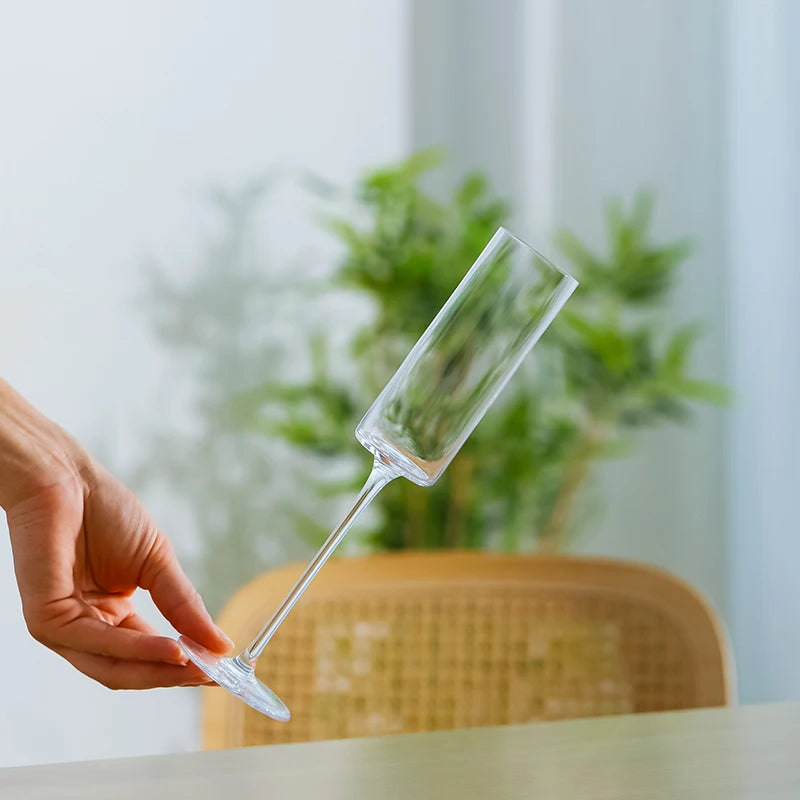 Verre Cristal Bulles Dorées, reflets subtils et festifs, parfait pour déguster bulles précieuses et champagne