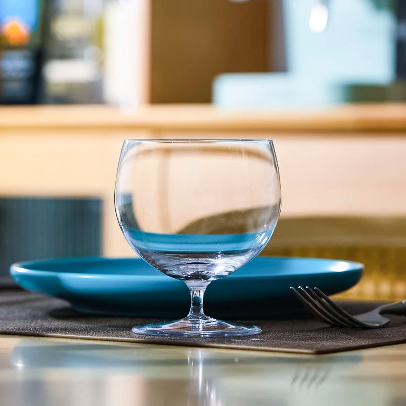 Verre Lueur Arctique en cristal, transparence éclatante rappelant les glaciers arctiques

