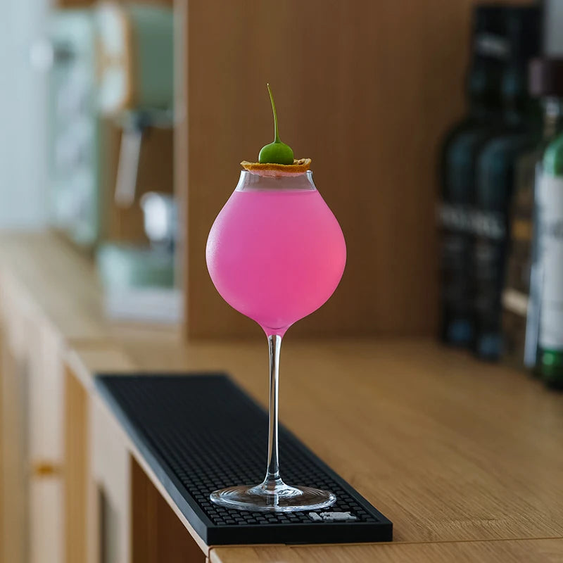 Verre Cristal Murmure Océanique, ondulations délicates rappelant la mer, accessoire raffiné pour boissons

