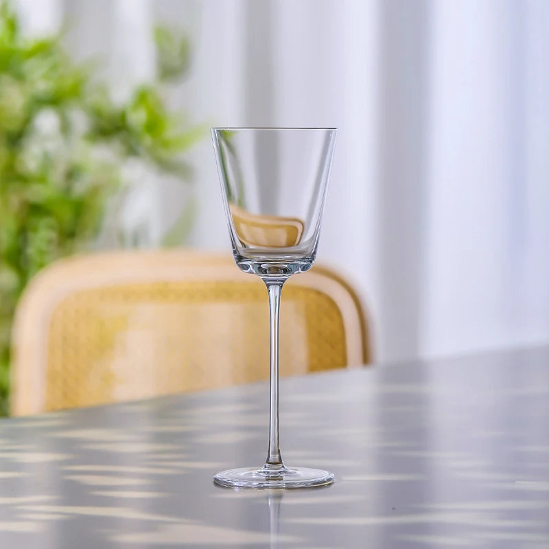 Verre Rosée de Diamant, cristal lumineux avec effet rosée, parfait pour dégustations précieuses

