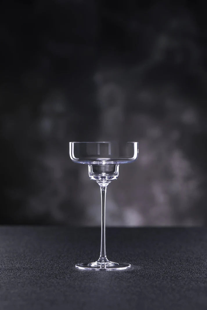 Verre cristal Élégance Givrée, design minimaliste et givré, contraste raffiné entre visuel frais et chaleur en bouche