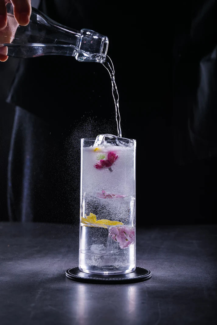 Verre Limpide en cristal pur, lignes épurées, un classique chic qui met en valeur chaque boisson

