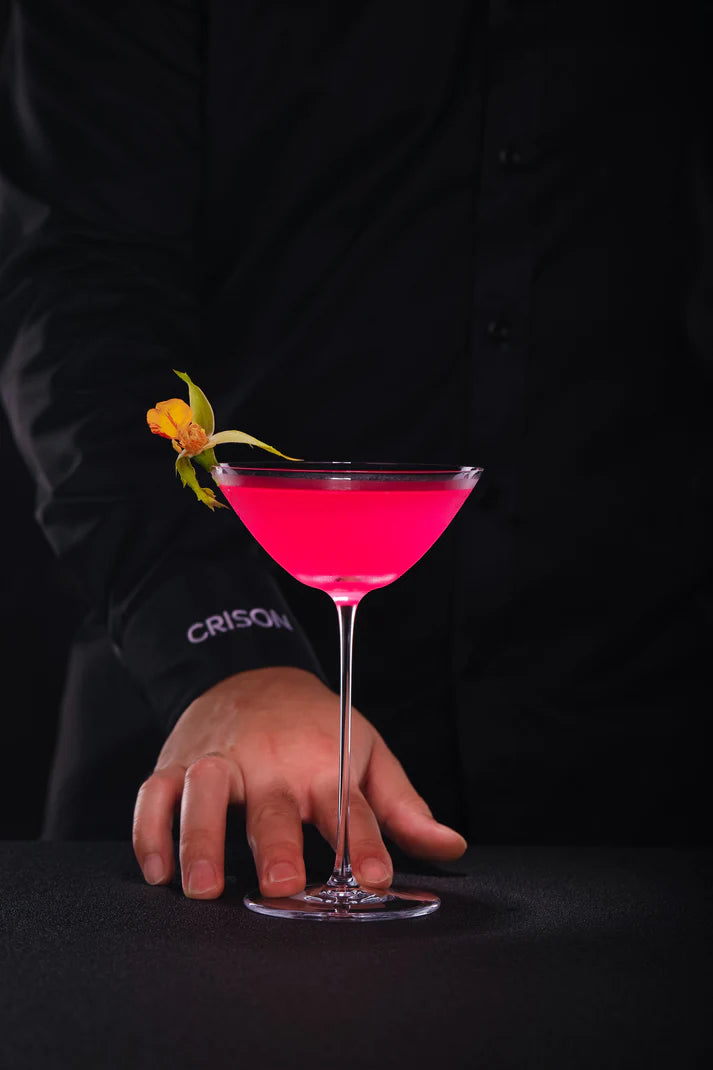 Verre Éclat Saphir en cristal bleu, magnifique comme une pierre précieuse, idéal pour cocktails raffinés

