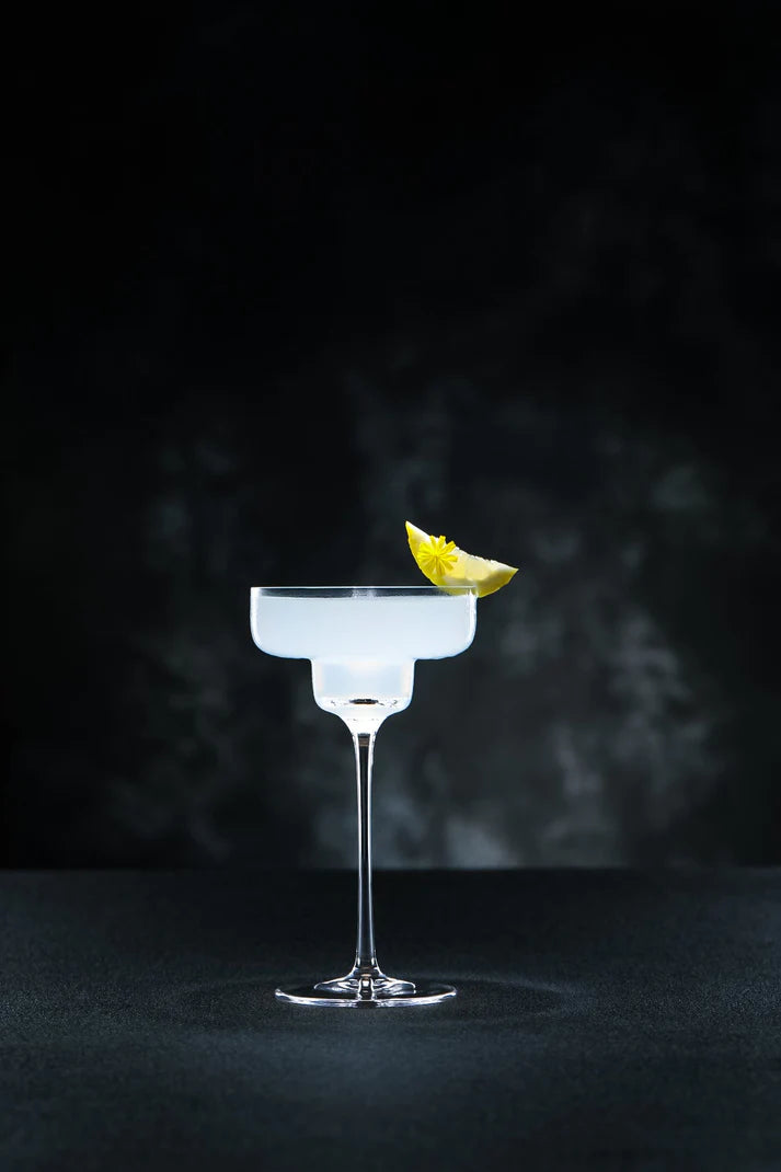 Verre cristal Élégance Givrée, silhouette délicate et givrée, parfait pour des dégustations précieuses